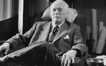 هل كان كارل يونغ عنصريّاً؟