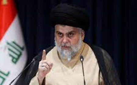 الشارع "منشغل" بتعليمات السيد الصدر.. ماذا أراد بـ"اذا تعرض العراق لعدوان.. ولا تشهروا السلاح"؟