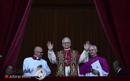 بابا الفاتيكان الجديد يطل من شرفة كاتدرائية القديس بطرس للصلاة