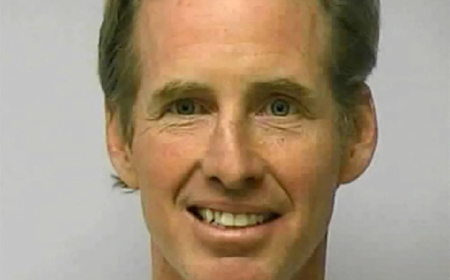 المُدان بمحاولة اغتيال ترمب يحاول طعن نفسه بعد النطق بالحكم