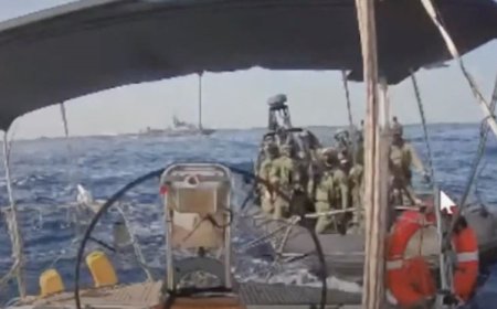 44 gemiden Gazze’ye ulaşabilen olmadı: İsrail son gemiye de el koydu