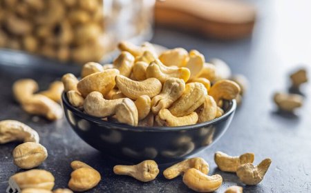 دراسة: تناول الكاجو بانتظام يعزز صحة المراهقين المصابين بالسمنة