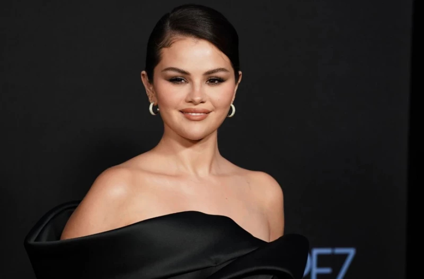 Estetik yaptıran Selena Gomez'in son halini görenler şoke oldu! "Balmumu heykeline dönmüş