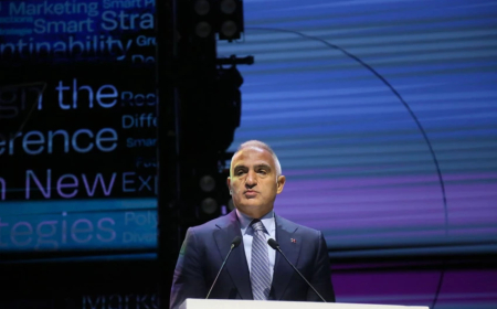 Bakan Ersoy'dan turizmde nisan-mayıs uyarısı: "Esnek ve hızlı davranacağız"