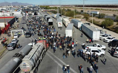 مزارعون مكسيكيون يغلقون جسر حدوديا مع الولايات المتحدة احتجاجا على أزمة مياه