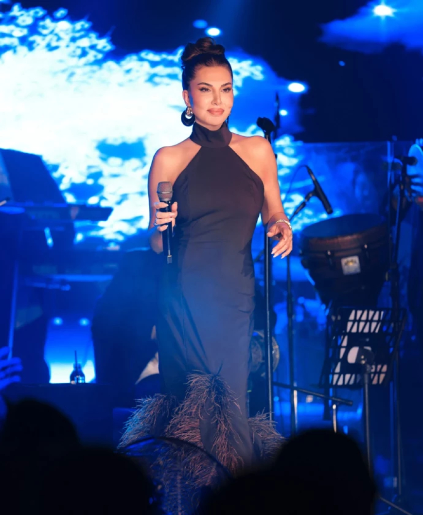 Kayseri'de Ebru Yaşar rüzgarı! Şıklığıyla büyüledi! Performansıyla geceye damga vurdu