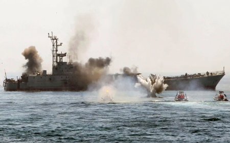 İran, Hürmüz Boğazı'nda deniz tatbikatı başlattı