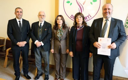 DEM Parti 99 sayfalık komisyon raporunu TBMM’ye teslim etti