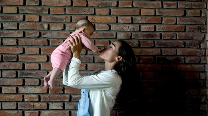 Doğum izni 6 aya yükseliyor