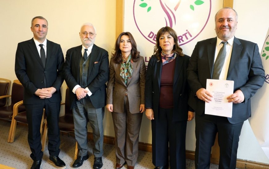 DEM Parti 99 sayfalık komisyon raporunu TBMM’ye teslim etti