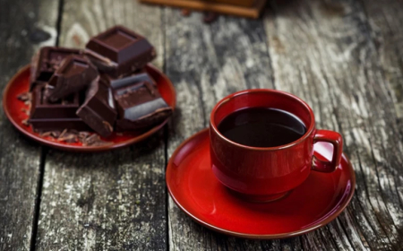 Mutluluk mu veriyor? Yoksa.. Kahveyle birlikte yenilen çikolata ona neden oluyormuş!