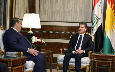 الرئيس نيجيرفان بارزاني والسيد مثنى السامرائي يعقدان اجتماعاً