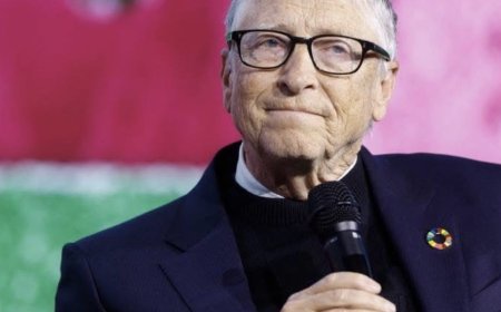 بيل غيتس يقرّ بأن علاقته بجيفري إبستين كانت "خطأ فادحاً"