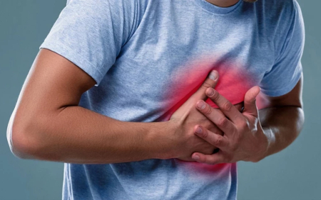 Göğüste ani ağrı ve çarpıntıya dikkat! Diyafram fıtığı olabilir