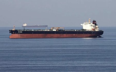 شركات لتجارة  النفط تعلق الشحن عبر مضيق هرمز