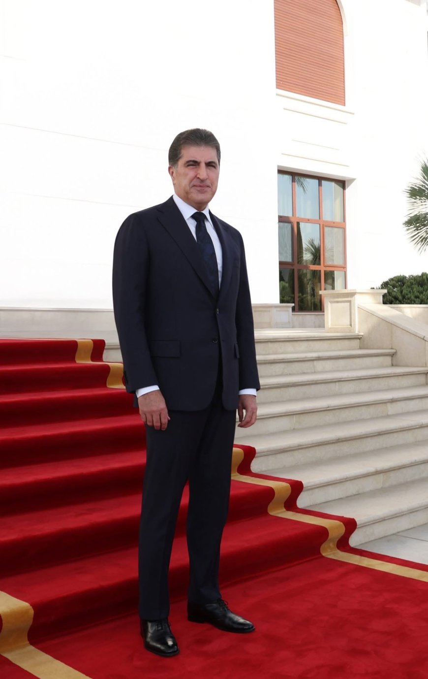 ‏نيجيرفان بارزاني في مؤتمر صحفي بميونخ رداً على سؤال لرووداو: هناك فرصة للحل في روجآفا لكن ينبغي ترك مسألة الاتفاق على النموذج المناسب للأطراف الكوردية والحكومة السورية للتوافق عليه.