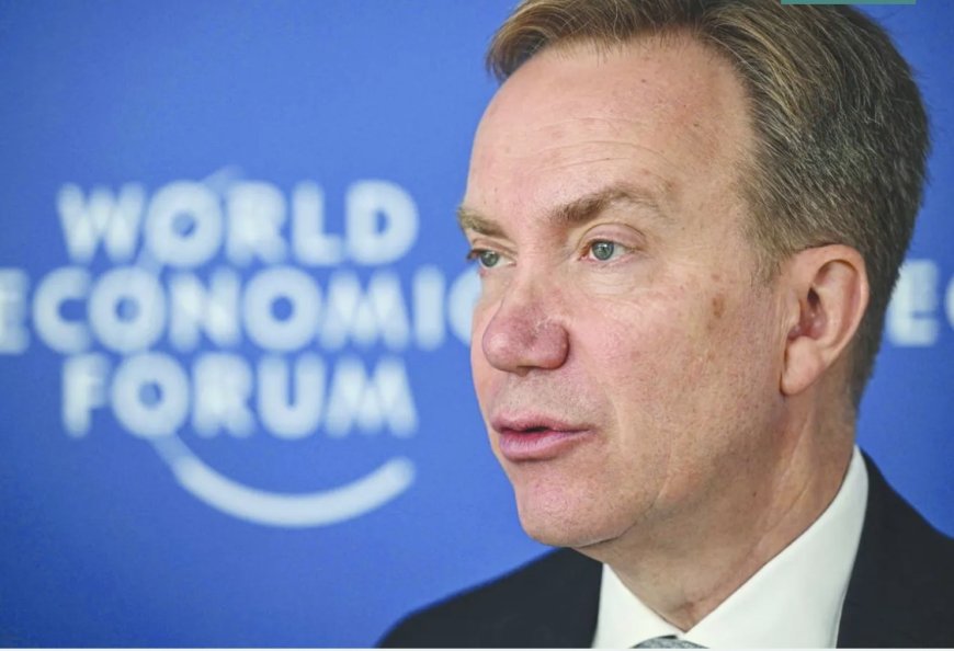 استقالة الرئيس التنفيذي لدافوس بعد كشف صلته بابستين.