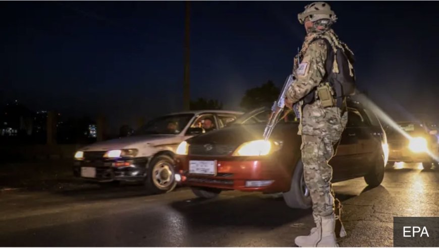 باكستان تشن غارات على كابول وقندهار مع تصعيد حركة طالبان الأفغانية لهجماتها عبر الحدود، ووزير الدفاع الباكستاني يعلن "حرباً مفتوحة"