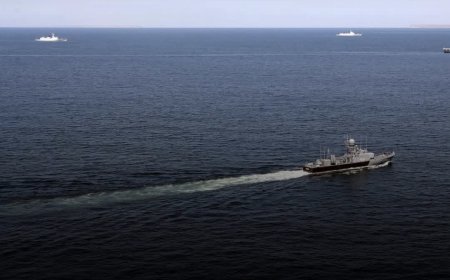 اللجيش الأميركي يعلن إغراقه سفينة إيرانية في خليج عمان