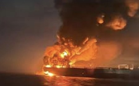 إيرنا عن الحرس الثوري الإيراني: ناقلة الوقود أثينا نوفا التابعة لحلفاء واشنطن ما تزال تحترق في مضيق هرمز