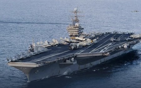 الحرس الثوري الايراني  يعلن استهداف حاملة الطائرات الأمريكية أبراهام لنكولن للمرة الثانية ويعلن اصابتها  بطائرات مسيرة في بحر عمان.