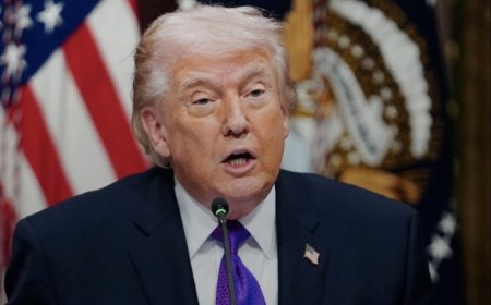 الرئيس الأميركي دونالد ترامب في مقابلة مع شبكة (سي إن إن) يؤكد :أن القيادة الإيرانية باتت "مشلولة" عسكرياً، مؤكداً أنه يسعى لتنصيب قيادة جديدة تتعامل بإيجابية مع الولايات المتحدة وإسرائيل.