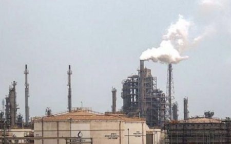 النفط يسجل أعلى مستوى منذ عامين بعد تحذير قطر من احتمال توقف جميع إنتاج الخليج