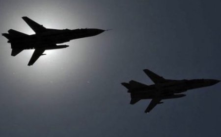 طيران حربي كثيف في سماء بغداد بعد استهداف قاعدة فكتوريا وسقوط مسيرة على منزل في حي الإعلام  #الشرقية_نيوز