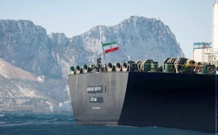 إن بي سي عن بيانات ملاحية: إيران تصدر ملايين براميل النفط إلى الصين عبر مضيق هرمز رغم عرقلة الملاحة بالمضيق وإيران أرسلت أكثر من 11 مليون برميل نفط عبر المضيق منذ بدء الحرب إلى الصين