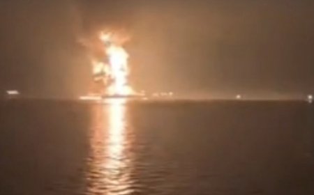 روبترز:  ناقلتان أجنبيتان تحملان زيت وقود عراقيا تعرضتا لهجمات مجهولة و أولي للسلطات الأمنية العراقية يؤكد أن زوارق إيرانية محملة بالمتفجرات اصطدمت بناقلتي وقود في المياه العراقية