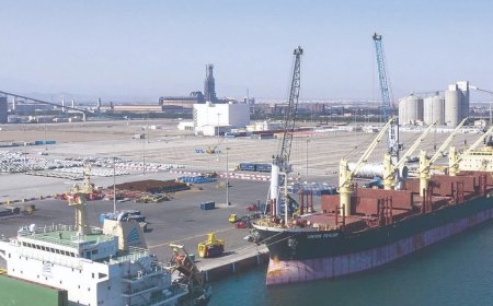 بلومبرغ: سلطنة عُمان تخلي ميناء الفحل لتصدير النفط من جميع السفن وتنقلها خارج مضيق هرمز كإجراء احترازي