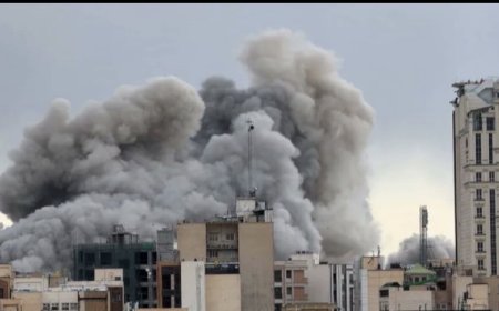 ‏مصدر أمني عراقي: تدمير منظومة للدفاع الجوي بالسفارة الأميركية ببغداد جراء الهجوم ⁧‫