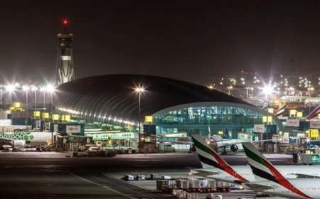 ‏دبي: تتعامل الجهات المختصة حاليا مع حادث في محيط مطار دبي الدولي نتيجة استهداف بطائرة مسيرة نتج عنه حريق