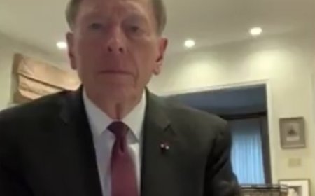 ‏المدير الأسبق لوكالة الاستخبارات المركزية الأميركية ديفيد بتريوس: انخفاض الصواريخ الإيرانية بنسبة 90% مؤشر على نجاح ضرب منصات الإطلاق.. والمسيرات الإيرانية تمثل تحديا أساسيا لكن التعامل معها يجري حاليا بصورة جيدة