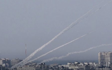 سقوط رؤوس عنقودية لصواريخ إيرانية على أكثر من 20 موقعا في تــــل  ابيب