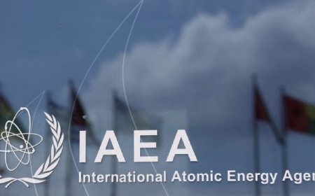 إيران تبلغ الوكالة الدولية للطاقة الذرية بأن مقذوفًا أصاب محطة بوشهر النووية مساء أمس الثلاثاء والوكالة الدولية للطاقة: لم يتم ابلاغتا عن وقوع اضرار في المحطة أو اصابات بين الموظفين