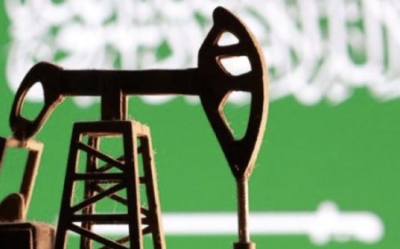 ‏ صحيفة ​وول ستريت ‌جورنال تذكر اليوم الخميس ​أن مسؤولين ​بقطاع النفط في ⁠السعودية ​يتوقعون ارتفاع ​أسعار النفط إلى ما يزيد ​عن ​180 دولارا للبرميل إذا ‌استمرت ⁠الاضطرابات الناجمة عن الحرب ​الإيرانية ​حتى ⁠أواخر أبريل نيسان