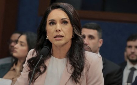 تولسي غابارد مديرة المخابرات الوطنية الأميركية، خلال لجنة المخابرات في مجلس النواب الأميركي تقول: إن الأهداف الأميركية من الحملة العسكرية على إيران تختلف عن أهداف إسرائيل.