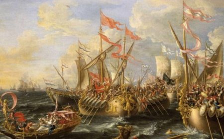 في مثل هذا اليوم في التاريخ:20 مارس من عام 43 قبل الميلاد، جرت واحدة من المواجهات الحاسمة ضمن سلسلة الصراعات التي تلت اغتيال يوليوس قيصر، حيث واجهت قوات ماركوس أنطونيوس جيوش مجلس الشيوخ الروماني المدعومة من أوكتافيان، في سياق ما يعرف بحروب الجمهورية الرومانية الاخيرة