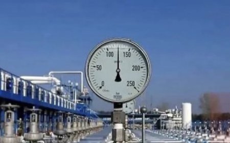 فايننشال تايمز: ‏  مفوض الطاقة الأوروبي وجه دول الاتحاد إلى خفض ملء مرافق تخزين الغاز لديها إلى 80% من السعة ‏والمفوضية الأوروبية حثّت دول الاتحاد على إعادة ملء احتياطيات الغاز تدريجيا لكبح الطلب.