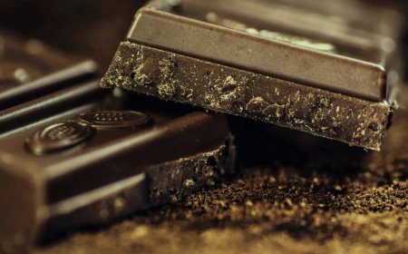 الإفراط في الشوكولاتا... تسع مخاطر صحية لا تتجاهلها!