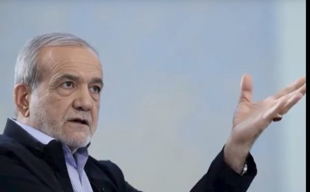 وكالات: الرئيس الإيراني: وهم محو إيران من الخريطة يظهر يأسا والتهديدات والإرهاب لا تزيدنا إلا قوة وتماسكا ويضيف: مضيق هرمز مفتوح للجميع إلا من ينتهك أرضنا ونواجه التهديدات المتهورة بحزم في ساحة المعركة