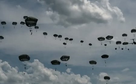 رويترز: من المتوقع أن ترسل وزارة الدفاع الأميركية (البنتاغون) آلاف الجنود من الفرقة 82 المحمولة جوا، إحدى فرق النخبة، إلى الشرق الأوسط، ما يزيد من حجم التعزيزات العسكرية الضخمة في وقت تسعى فيه إدارة الرئيس دونالد ترمب إلى إجراء محادثات مع إيران.