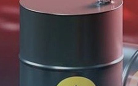 أسواق الطاقة  تشهد تراجعا ملحوظا، حيث هبط سعر خام برنت بنسبة 5.92  % ليستقر عند 98.30  دولارا للبرميل. وبالتزامن مع ذلك، انخفض خام غرب تكساس الوسيط بنسبة 5.01 %  ليصل إلى 87.72  دولارا وتأتي هذه التحركات السعرية في أعقاب تقارير اشارت إلى تقديم الرئيس الأميركي دونالد ترامب مقترحا للجانب الإيراني يهدف إلى وقف التصعيد الحربي.