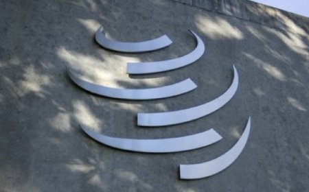 رويترز:  المديرة العامة لمنظمة التجارة العالمية نجوزي أوكونجو إيويالا الدول تدعو إلى إصلاح شامل لقواعد التجارة العالمية، قائلة إن النظام العالمي القديم ولى ​بلا رجعة بعد عام من الاضطرابات التي أشعلتها الرسوم الجمركية الأمريكية ‌والتوتر الجيوسياسي