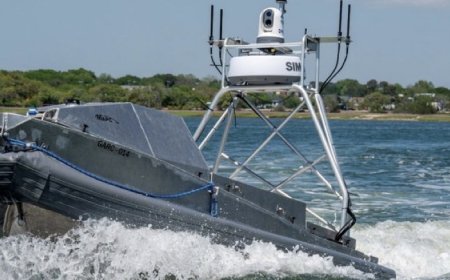 وزارة الدفاع الأمريكية (البنتاجون) تعلن أن الولايات المتحدة ​نشرت زوارق سريعة مسيرة للقيام ‌بدوريات ضمن عملياتها التي تستهدف إيران، وهي المرة الأولى التي تؤكد فيها ​واشنطن استخدام مثل هذه ​الزوارق في نزاع قائم