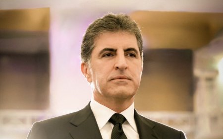 ‏ رئيس إقليم كوردستان ⁧‫نيچيرڤانًبارزاني‬⁩  يتلقى رسالة تعزية مشتركة من مكتب الاتحاد الأوروبي، وقنصليات، وممثليات دول الاتحاد الأوروبي في إقليم كوردستان، وأعرب الموقعون على الرسالة عن مشاعر التعاطف العميقة مع كوردستان بخصوص الضربة الصاروخية التي أسفرت عن استشهاد عدد من ⁧‫ مقاتلي الپيشمرگة‬⁩.