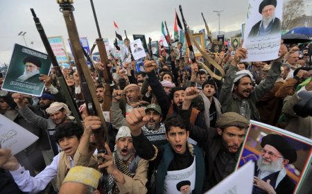 cnn: الحوثيون يهددون بدخول الحرب دعما لإيران وإغلاق مضيق باب المندب في حالة تصعيد امريكا واسرائيل هجماتهما على ايران