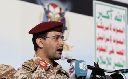 ‏ جماعة ​الحوثي اليمنية المتحالفة مع ‌إيران تقول إنها مستعدة للتدخل عسكريا إذا ​وقعت ظروف محددة، ​بما في ذلك انضمام حلفاء ⁠جدد إلى الولايات ​المتحدة وإسرائيل في حربهما ​على إيران، أو استخدام البحر الأحمر لشن هجمات على الجمهورية ​الإسلامية