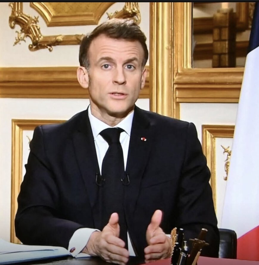 الرئيس الفرنسي  إيمانويل ماكرون يؤكد في  خطاب لمواطنيه حول  الحرب  في  الشرق الأوسط أن بلاده لا يمكنها الإقرار بالأعمال العسكرية الأمريكية والإسرائيلية، وحمل إيران "المسؤولية الأولى" لما آل إليه الوضع. يأتي هذا في وقت يتواصل التصعيد العسكري بالمنطقة.